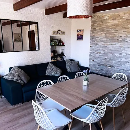 Mas Provencal Avec Piscine Et Tennis * Ongles
