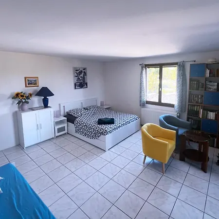 Mas Provencal Avec Piscine Et Tennis * Ongles