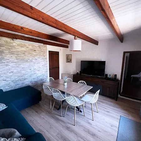 Mas Provencal Avec Piscine Et Tennis